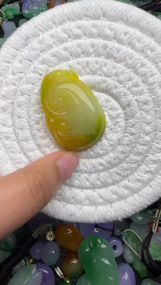 颈饰未镶嵌翡翠缅甸翡翠吊坠