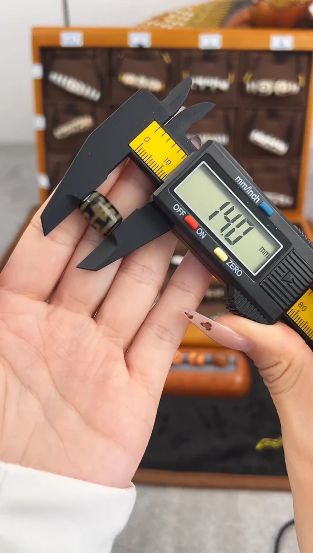 玛瑙/玉髓（覆膜）颈饰未镶嵌47微瑕随机发货