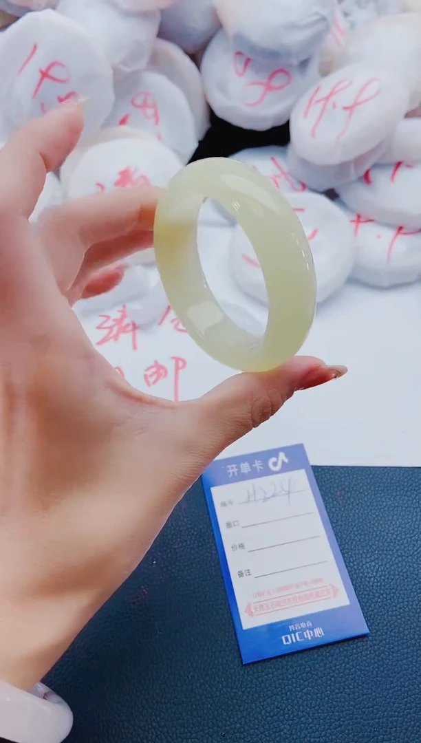 未镶嵌手镯石英质玉H224-54-55