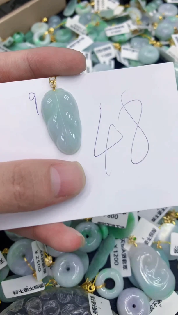 颈饰18K金镶嵌翡翠11111111