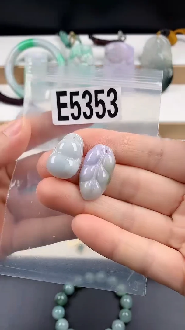 颈饰未镶嵌翡翠天然翡翠吊坠挂件