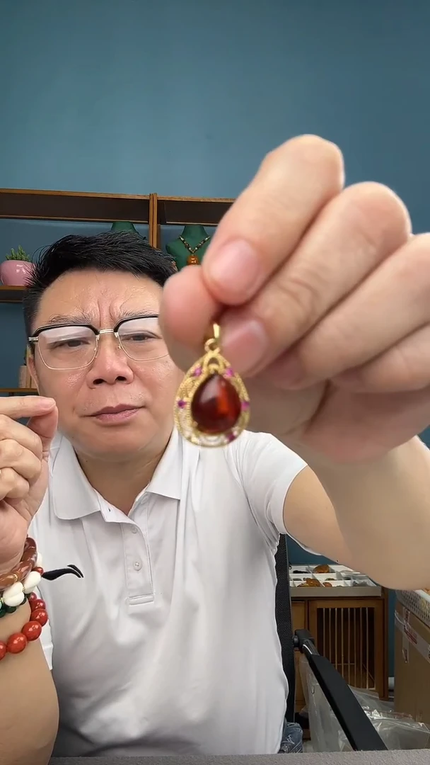 未镶嵌琥珀裸石67（有瑕介意勿拍）