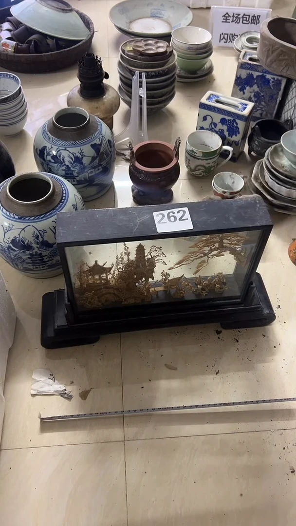 摆件~~有瑕疵的瑕疵瓷器一单~~