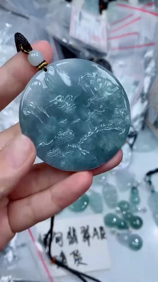 颈饰未镶嵌翡翠吊坠