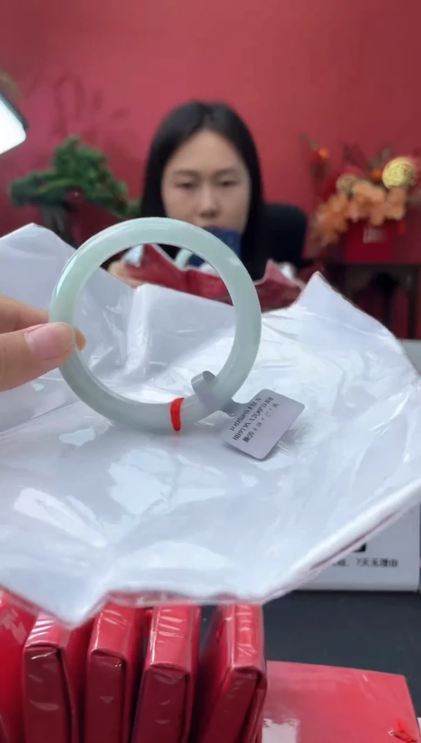 未镶嵌手镯翡翠4       圈口56