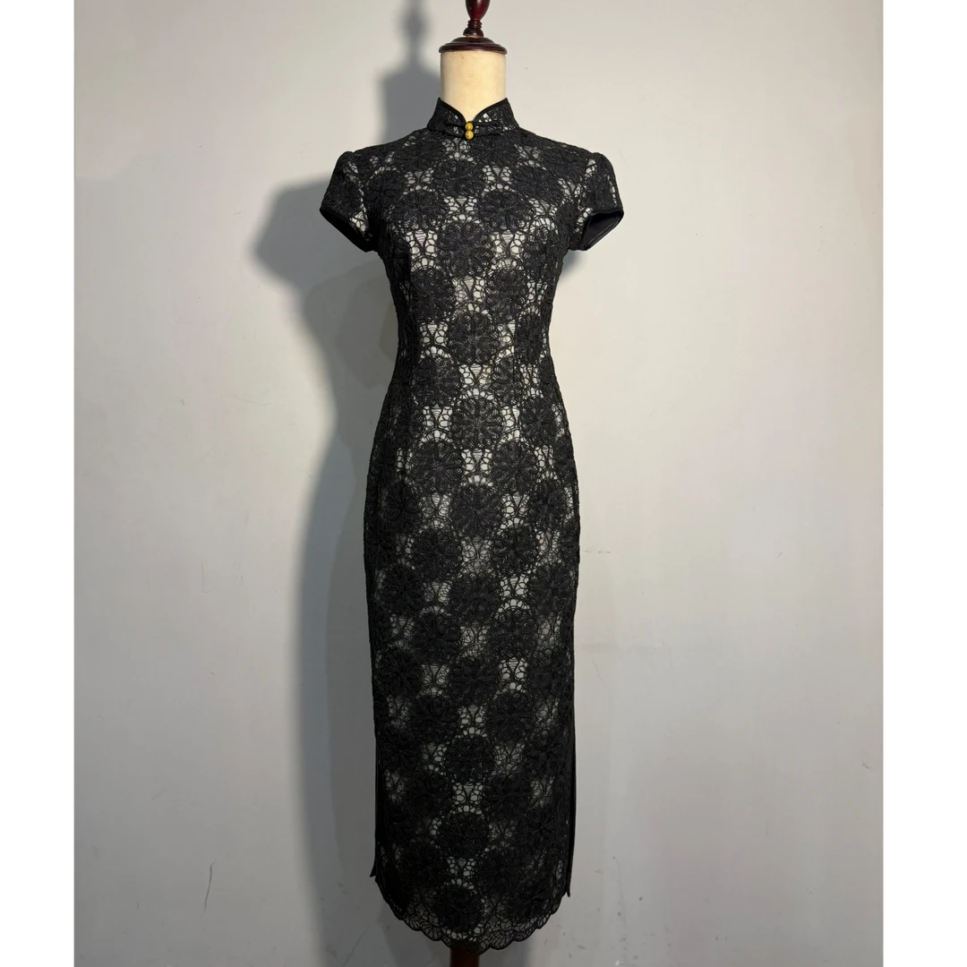 丝路嘉和。静夜 I 春季新款黑色网花复古优雅收身旗袍（预售款）