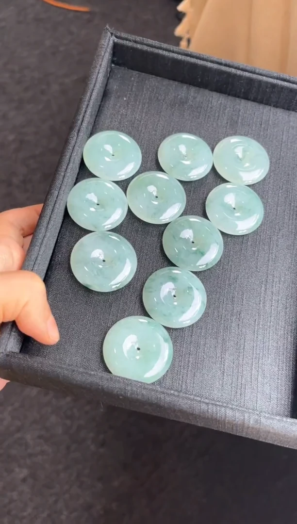 翡翠挂件未镶嵌平安扣多样性发一件