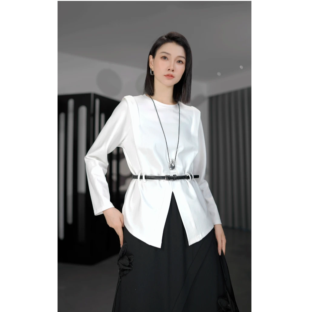 鑫鑫2025秋季新款韩版小众收腰设计宽松开叉配腰带百搭T恤1501