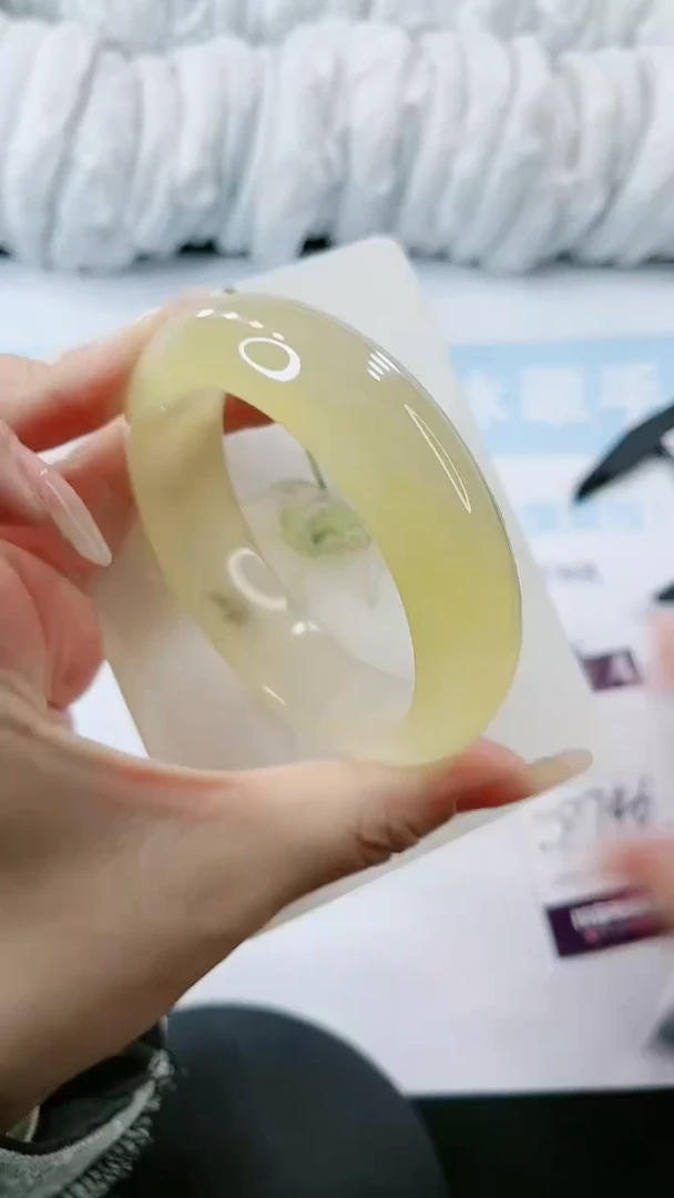 【闪购商品】石英质玉手镯未镶嵌多样性发货P746