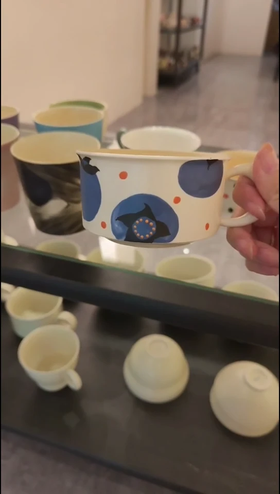 超级好看的蓝色柿子咖啡杯