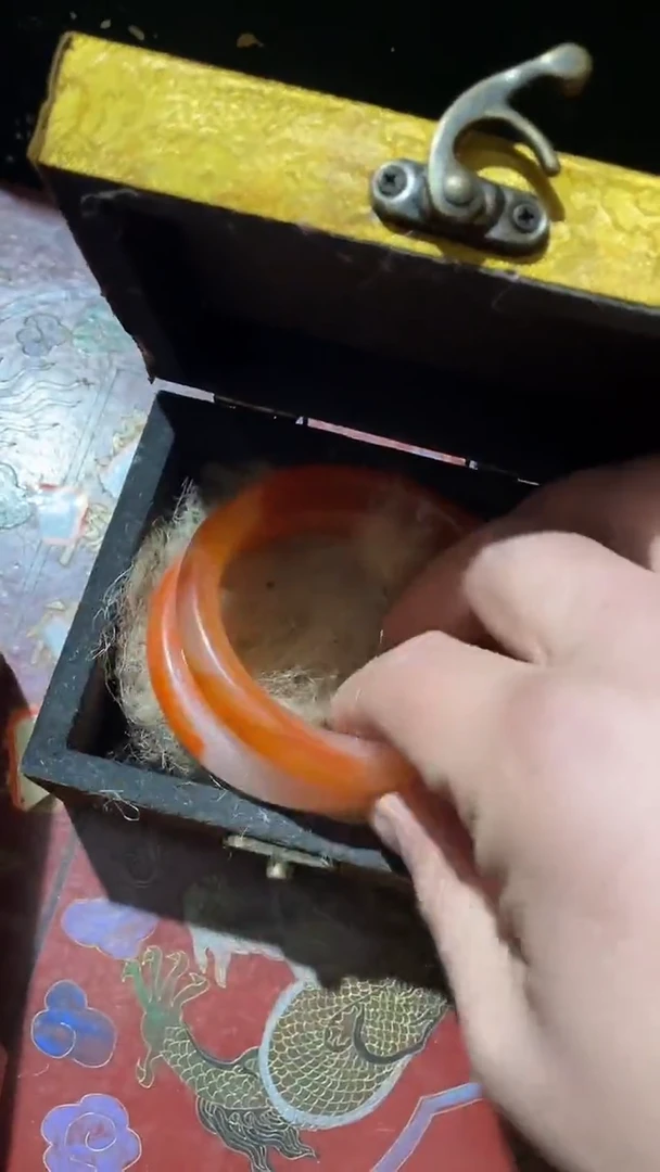 玉米李想专属链接  一对浅红镯子  带盒