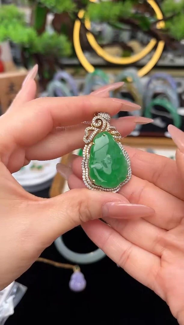 颈饰14K金镶嵌翡翠吊坠