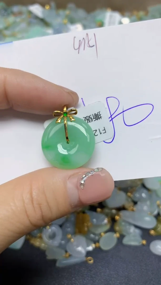 【闪购商品】翡翠挂件18K金镶嵌 天然翡翠A货