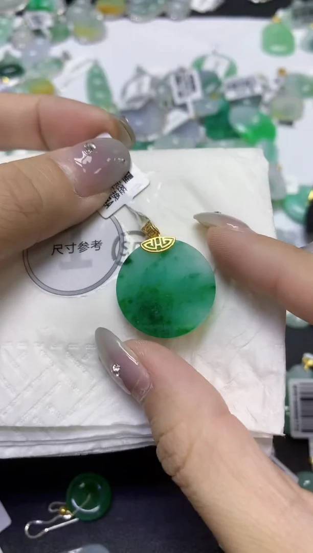 颈饰18K金镶嵌翡翠天然缅甸翡翠A货百元以上9元证书费自理