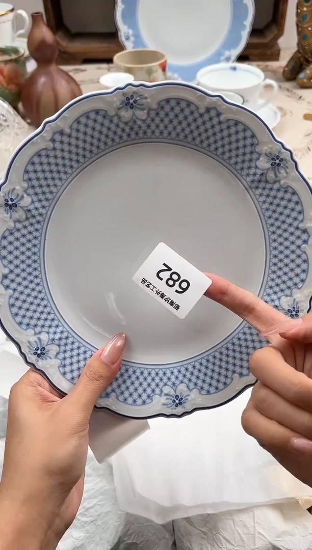 瓷片浅**笑H         682