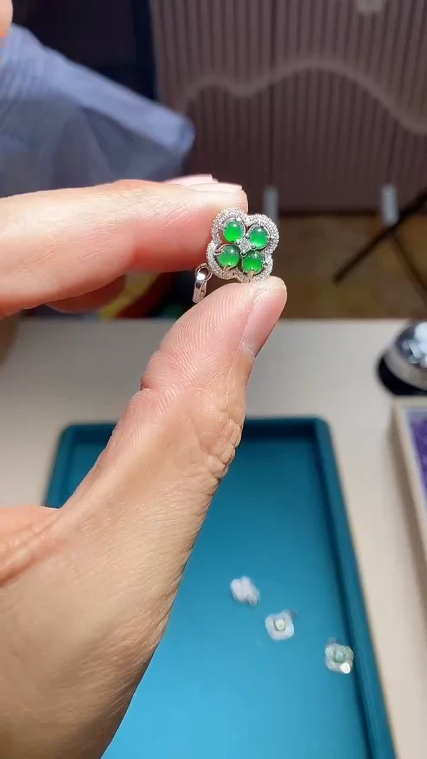 【闪购商品】翡翠吊坠(不含链)未镶嵌多样性发其一【37】