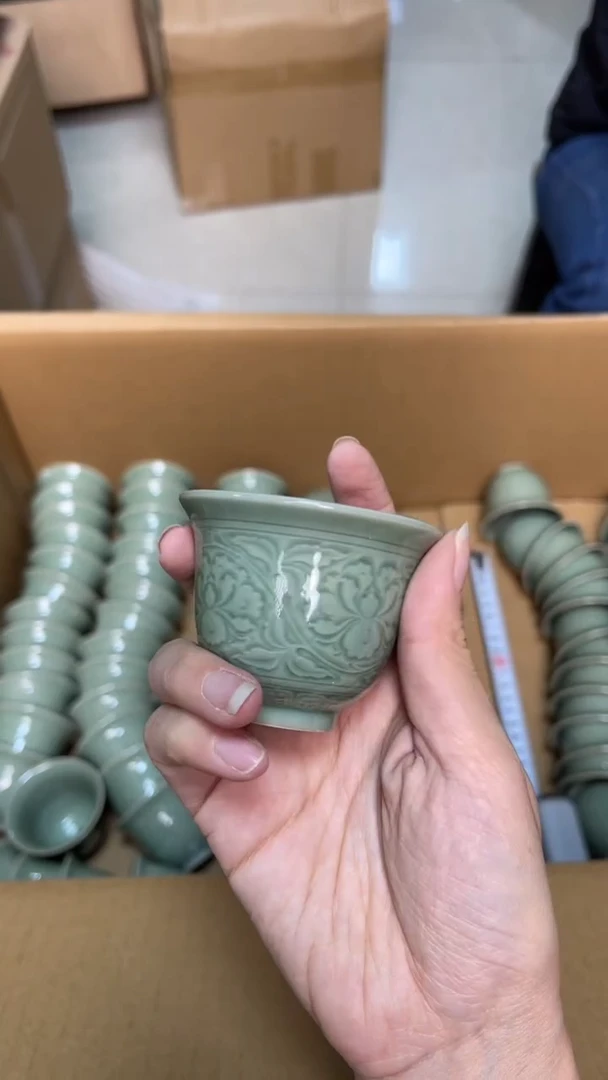 陶瓷老观塘 秘色牡丹纹铃铛杯 全品