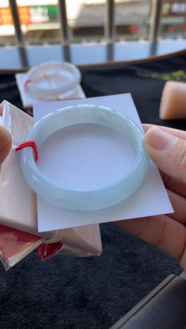 未镶嵌手镯翡翠多人