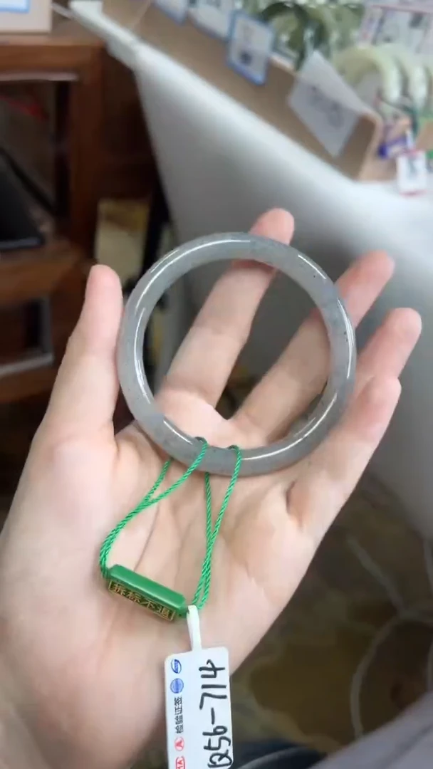 未镶嵌手镯和田玉56