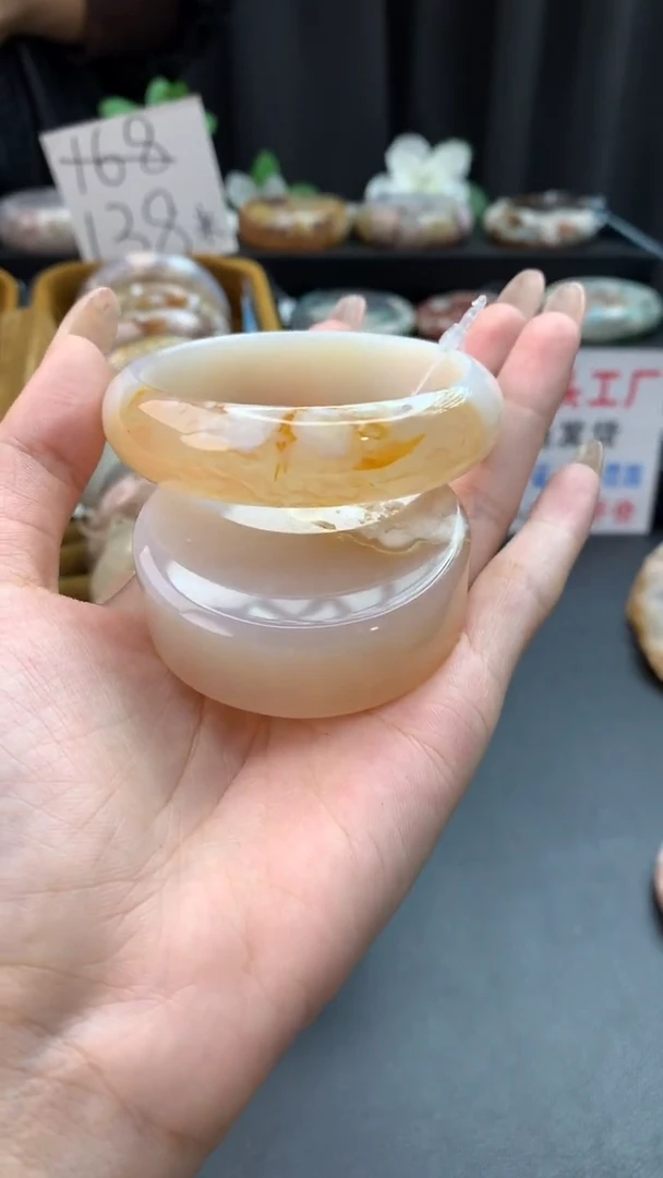 未镶嵌手镯石英质玉（55圈口）赠送镯心
