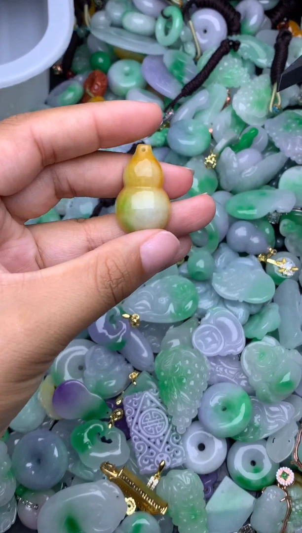 翡翠未镶嵌颈饰天然缅甸翡翠吊坠