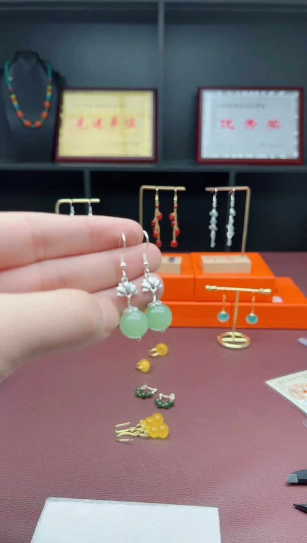 银S925镶嵌东陵石耳饰427