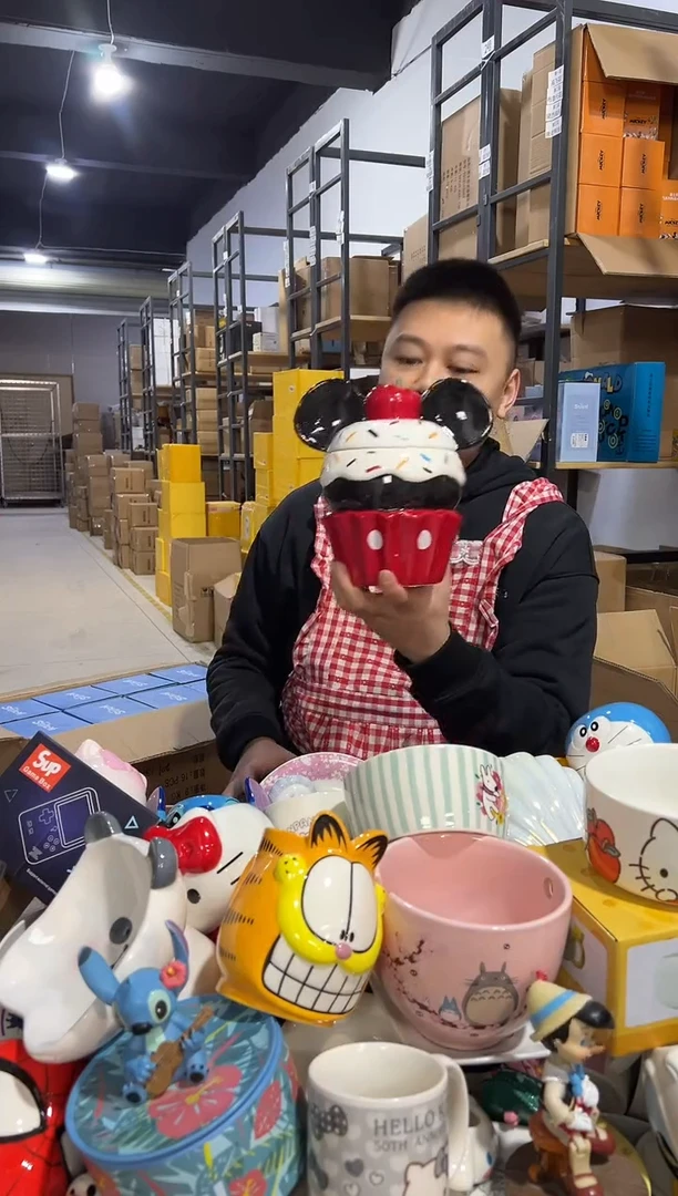 【闪购商品】杯大号米奇纸盒蛋糕带盖罐