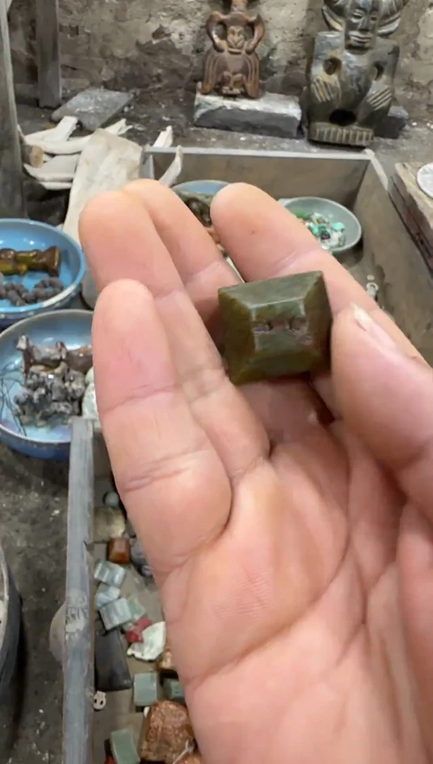 未镶嵌和田玉（糖玉）挂件1