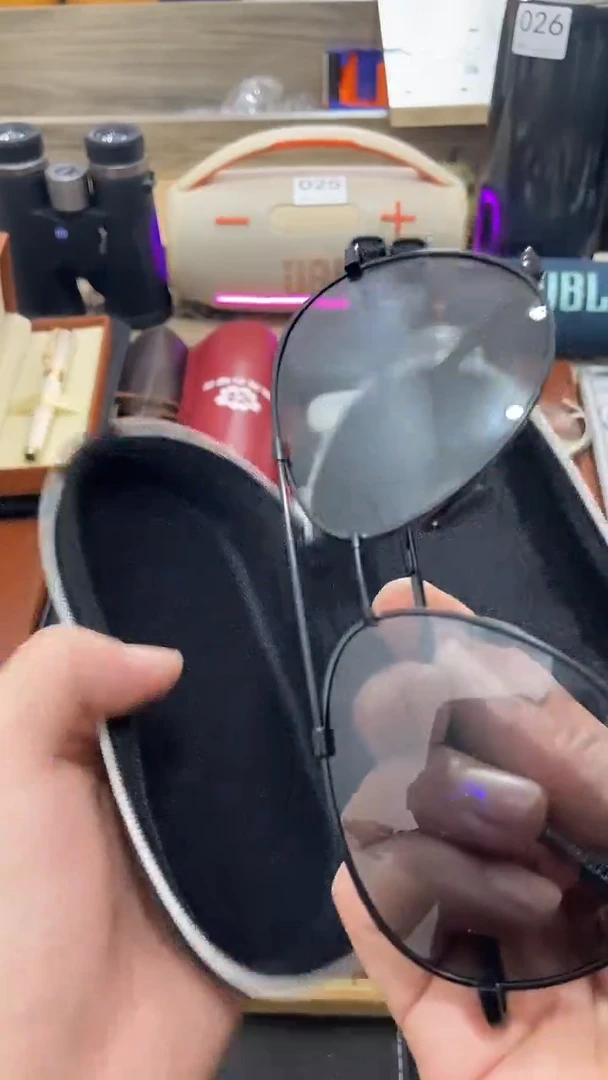 瓷片闪购商品  如图所示