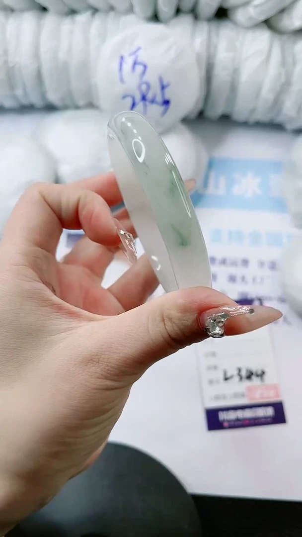 【闪购商品】石英质玉手镯未镶嵌多样性发货L345-62