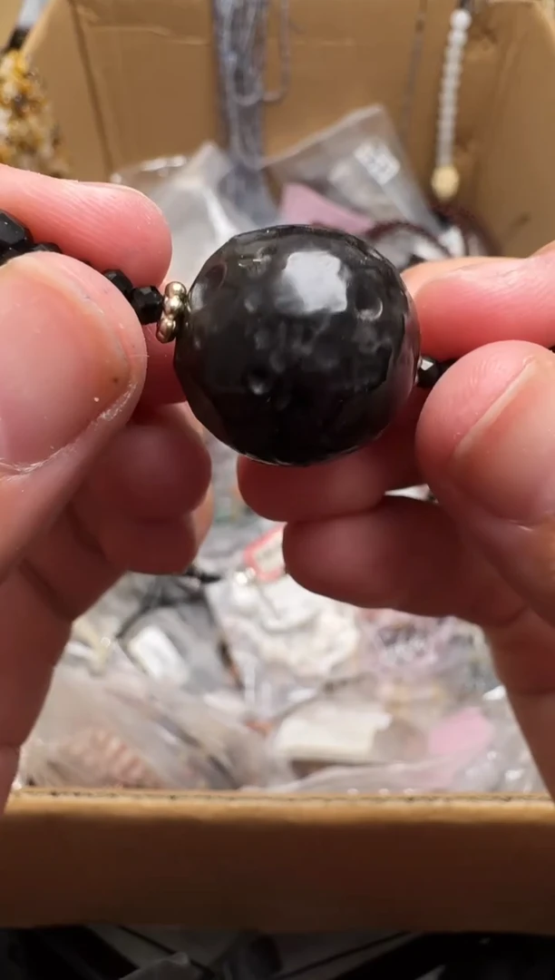 水晶手串未镶嵌上