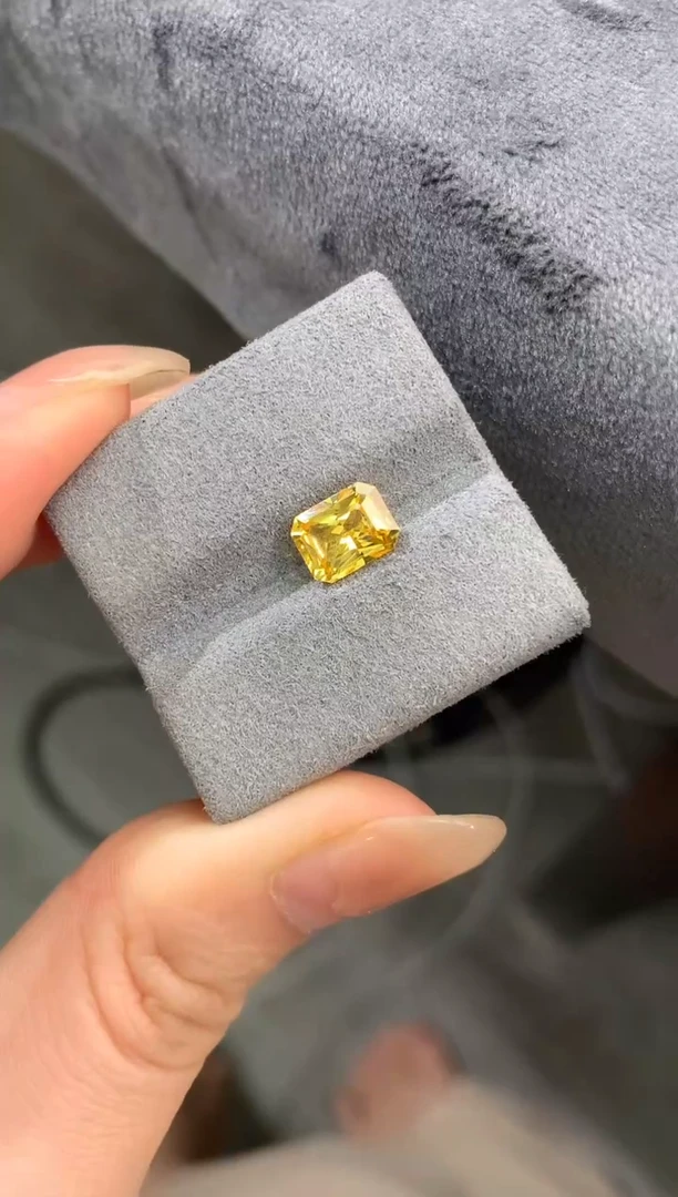 裸石蓝宝石金丝雀-1.7ct