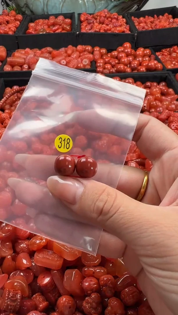 颈饰未镶嵌南红玛瑙1