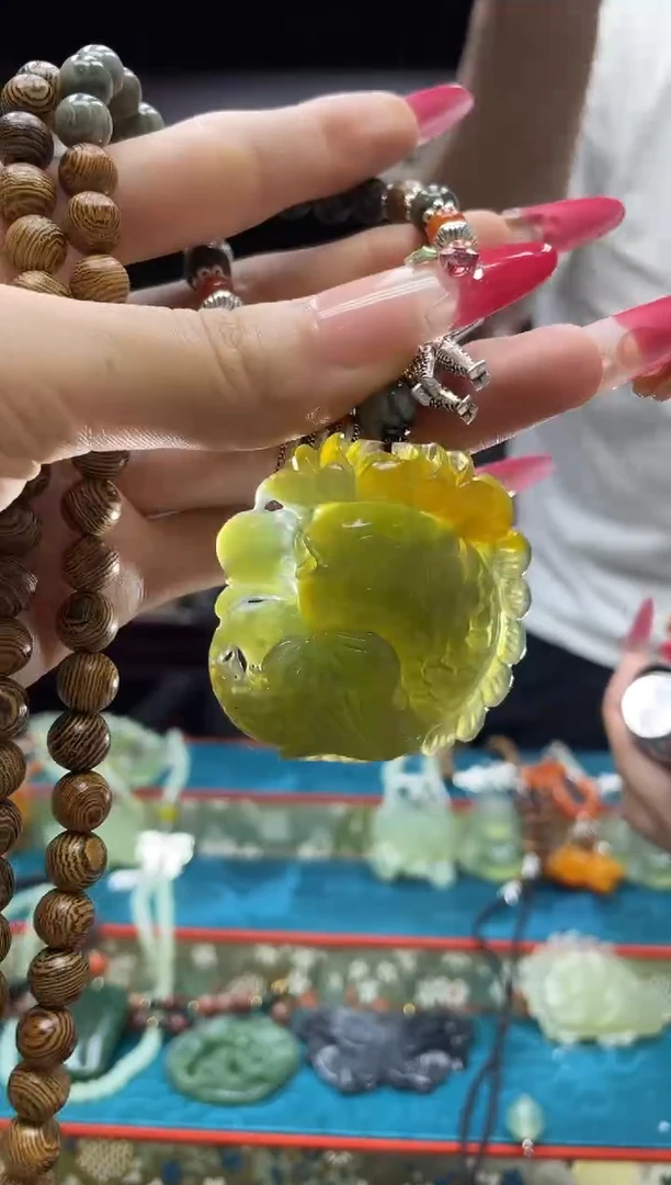 未镶嵌岫玉吊坠·