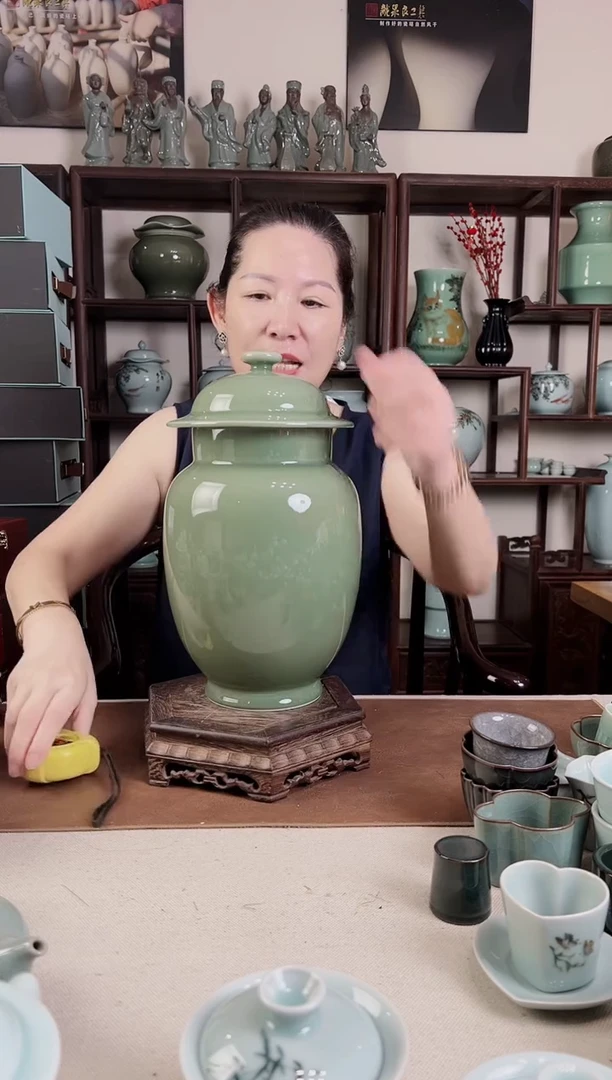 纯手工 豆青釉 盖罐