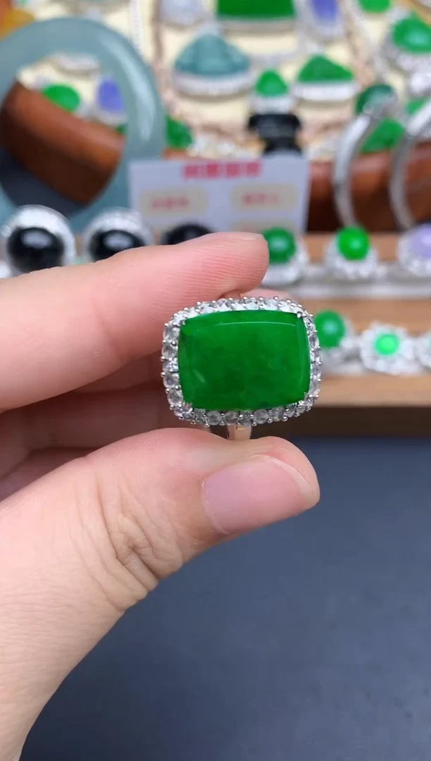 颈饰18K金镶嵌翡翠164-中国好珍宝