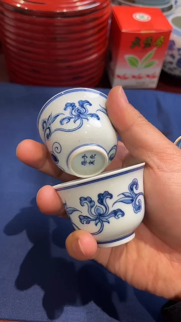 瓷成化品茗杯-29