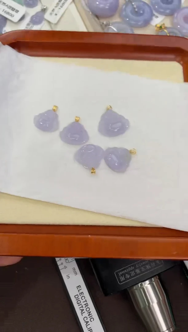 翡翠18K金镶嵌颈饰天然缅甸a货淡紫小佛多样性发其一