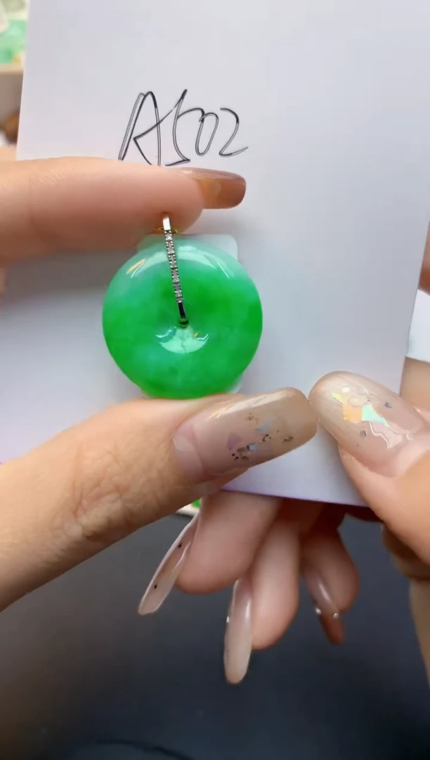 颈饰18K金镶嵌翡翠天然A货翡翠百元以上9元证书费自理