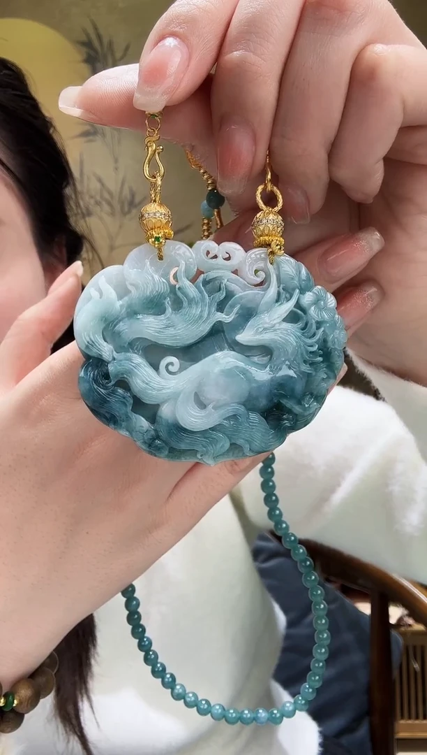 颈饰未镶嵌翡翠吊坠