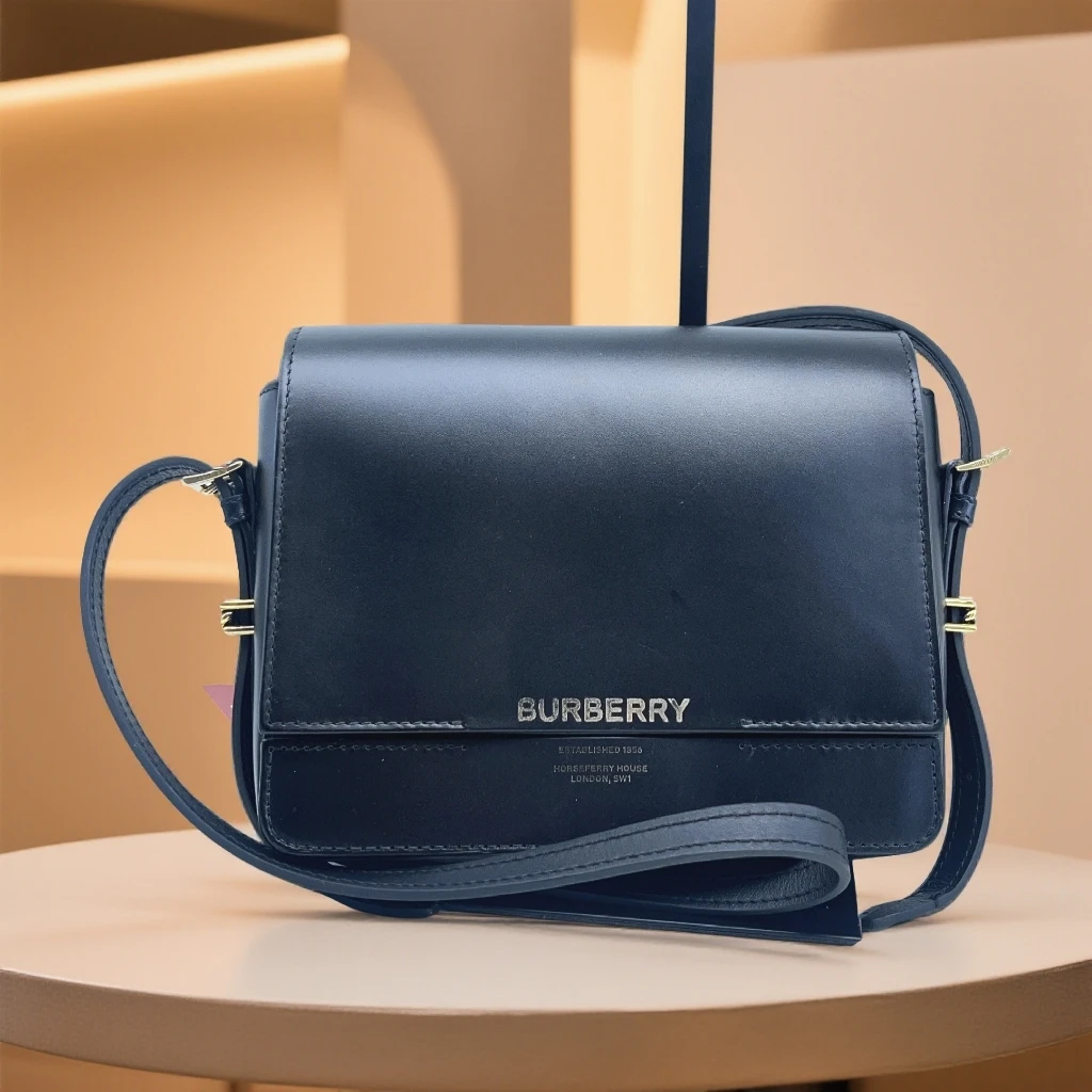 95新 BURBERRY/博柏利  黑色单肩包  1745 5201