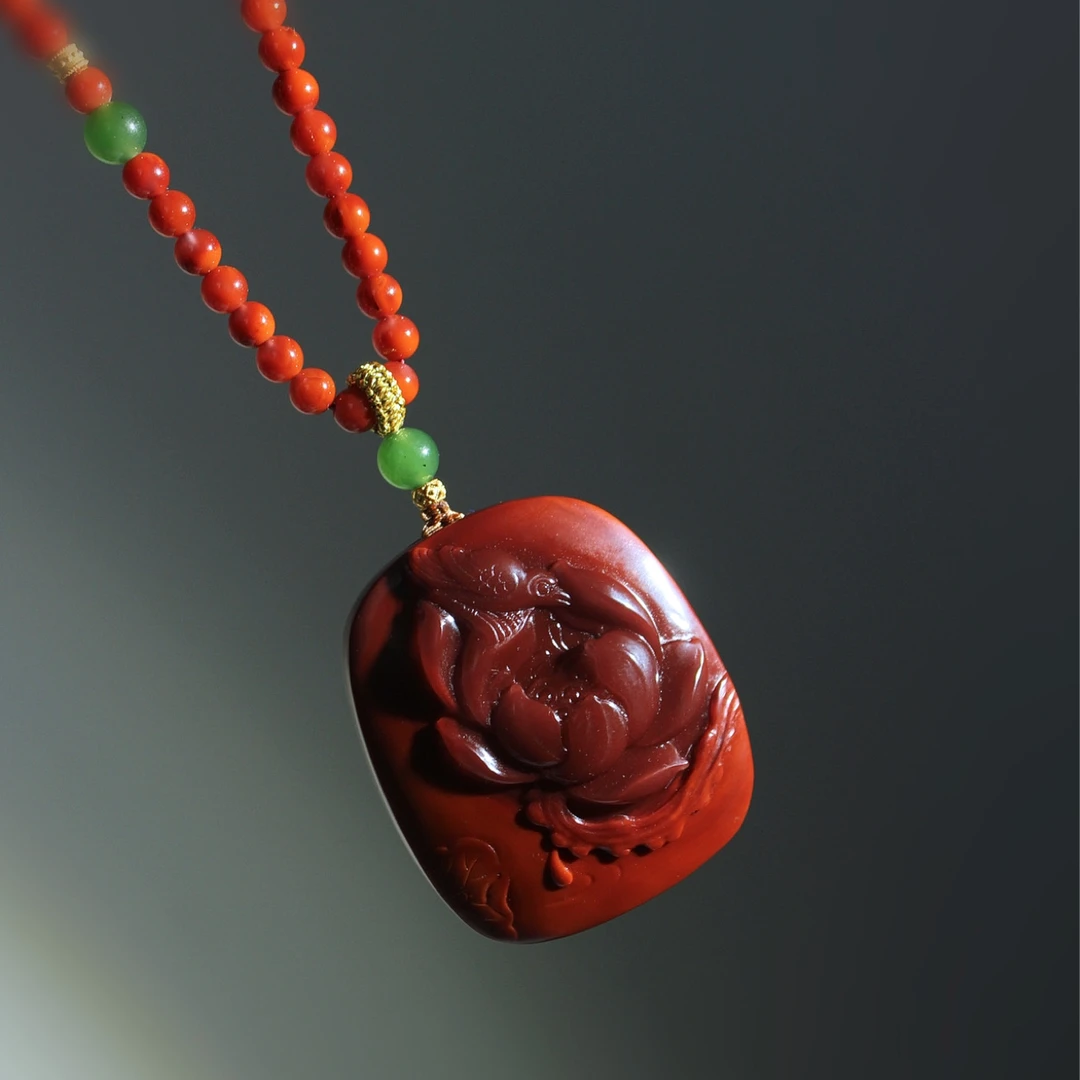 【岚溪珠宝】——原矿南红荷花牌，牛血、锦红双色，“荷荷”美美、平平安安