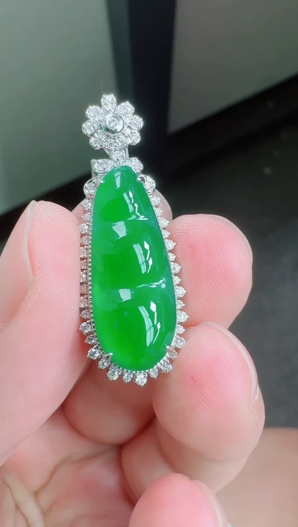 翡翠18K金镶嵌颈饰寄售回流，不退不换