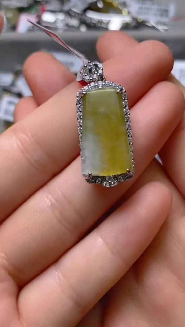 银S925镶嵌戒指翡翠百内无证书