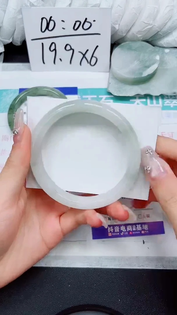 【闪购商品】石英质玉手镯未镶嵌A4-63`64`