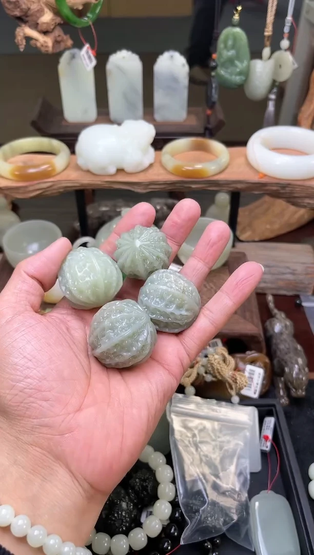 【闪购商品】和田玉手把未镶嵌且末迪克兰核桃一对多样性发一