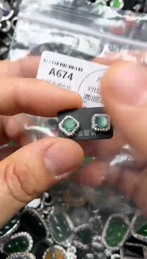 颈饰未镶嵌翡翠A674耳钉