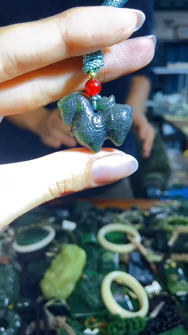 未镶嵌和田玉挂件1