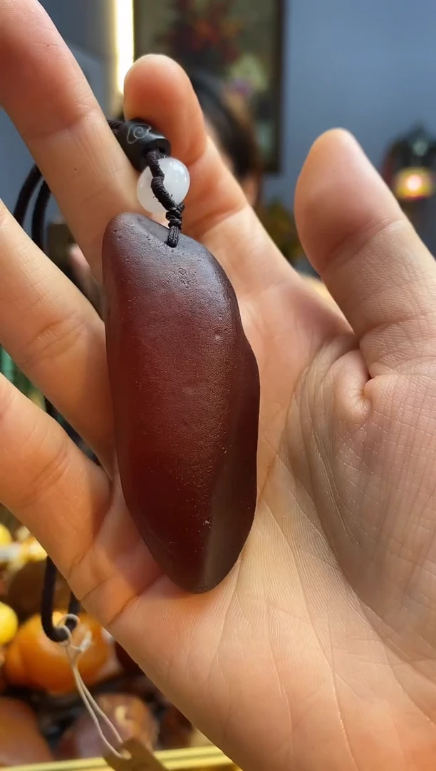 未镶嵌颈饰琥珀吊坠