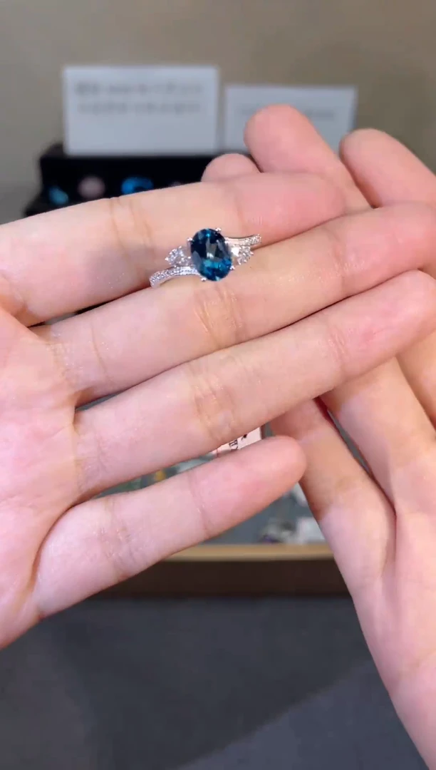 银S925镶嵌戒指托帕石天然宝石